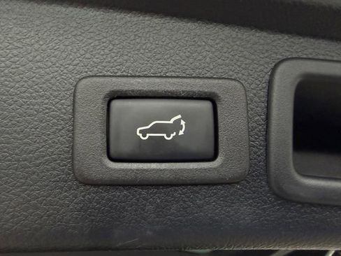 Used 2016 Subaru Forester 2.5i Limited AWD/4WD image 32