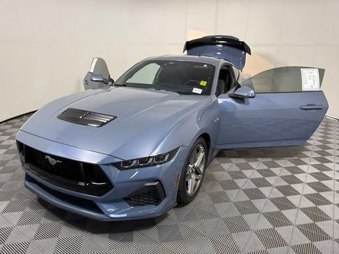 Used 2024 Ford Mustang GT RWD image 5