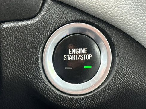 Used 2021 Chevrolet Equinox LS w/ LS Convenience Package image 22