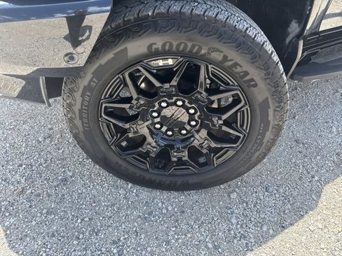 Used 2025 GMC Hummer EV 2X AWD/4WD image 13