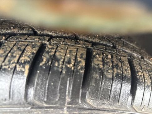 Used 2009 Pontiac G6 Sedan w/ Sport Package 1 image 9