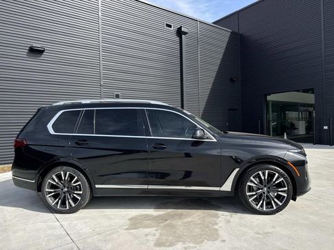 Used 2023 BMW X7 xDrive40i w/ Parking Assistance Package AWD/4WD image 10