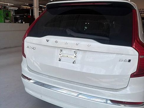 Used 2023 Volvo XC90 B6 Plus AWD/4WD image 6