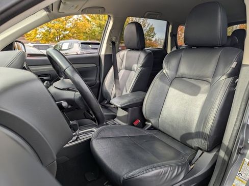 Used 2019 Mitsubishi Outlander SEL image 25