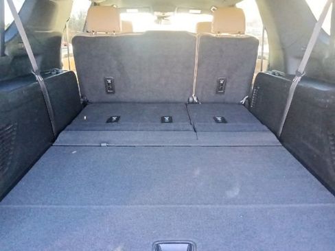 Used 2024 Chevrolet Suburban Premier image 31