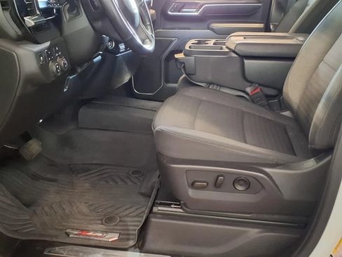 Used 2025 Chevrolet Silverado 2500 LT AWD/4WD image 17