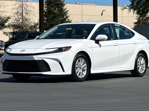 Used 2025 Toyota Camry LE FWD image 16