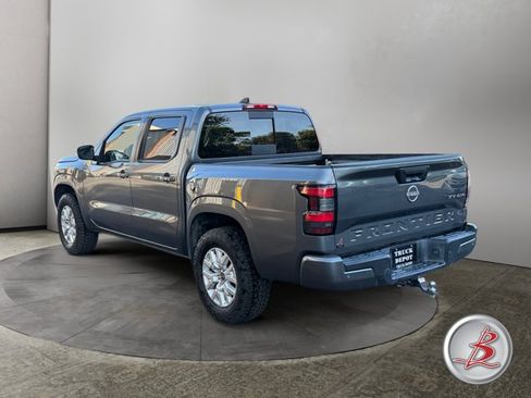 Used 2024 Nissan Frontier SV w/ SV Convenience Package AWD/4WD image 5