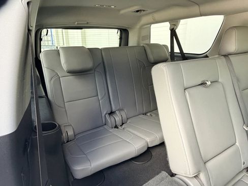 Used 2019 Chevrolet Suburban LT image 16