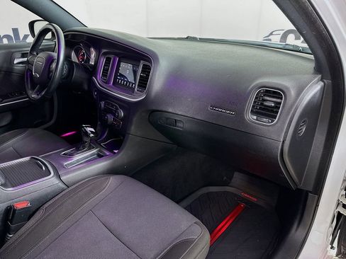 Used 2020 Dodge Charger SXT RWD image 34