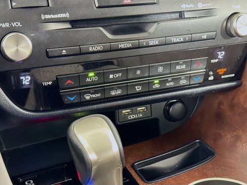 Certified 2020 Lexus RX 350L FWD w/ Premium Package image 16