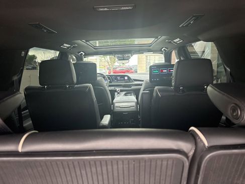 Used 2024 Cadillac Escalade ESV Sport w/ Touring Package AWD/4WD image 8