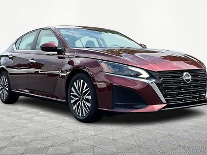 Used 2023 Nissan Altima 2.5 SV