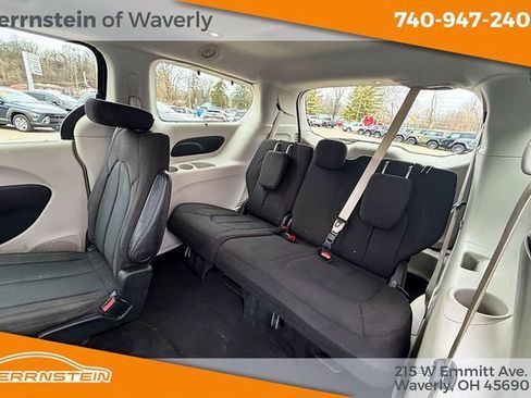 Used 2017 Chrysler Pacifica Touring Plus w/ Security Group image 15