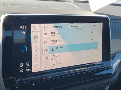 New 2026 Volkswagen Atlas Cross Sport SEL R-Line image 12