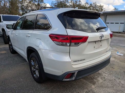 Used 2018 Toyota Highlander Limited image 3