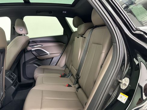 Certified 2025 Audi Q5 Premium w/ Convenience Package AWD/4WD image 15