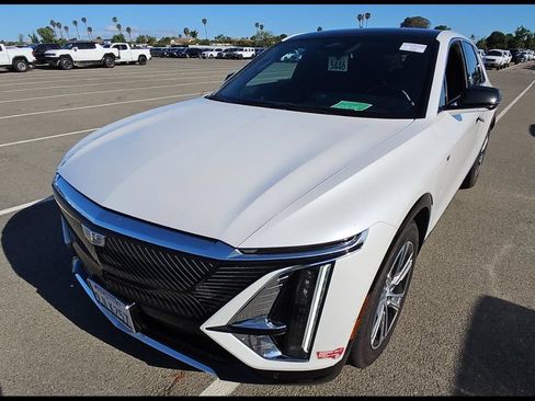 Used 2024 Cadillac Lyriq Luxury RWD image 3