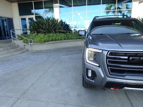 Used 2021 GMC Yukon AT4 w/ AT4 Premium Plus Package AWD/4WD image 34