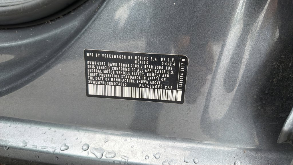 Used 2024 Volkswagen Jetta SE FWD image 35