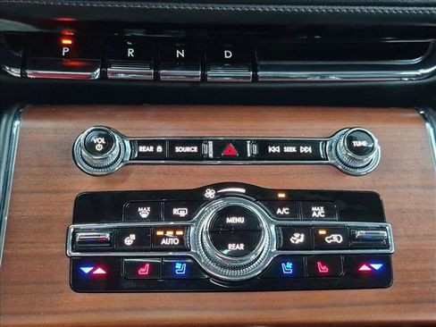 Used 2022 Lincoln Aviator Reserve w/ Equipment Group 201A RWD image 12