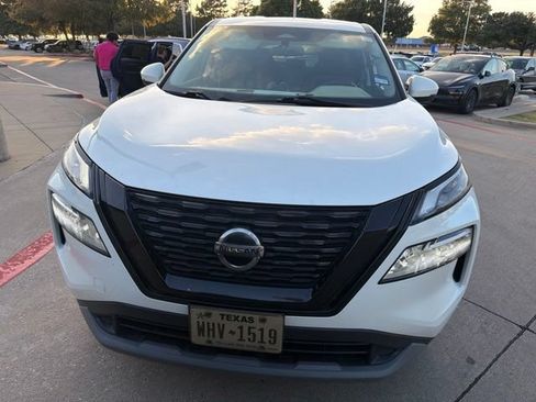 Used 2021 Nissan Rogue SV FWD image 2