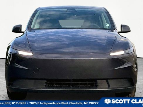 Used 2026 Tesla Model Y Long Range AWD/4WD image 2