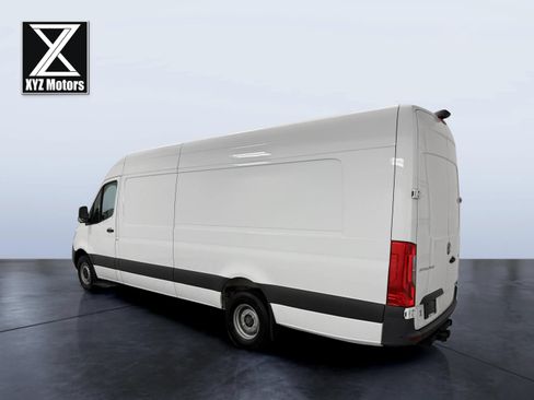 Used 2024 Mercedes-Benz Sprinter 3500 image 4