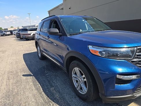 Used 2021 Ford Explorer XLT w/ Equipment Group 202A AWD/4WD image 1