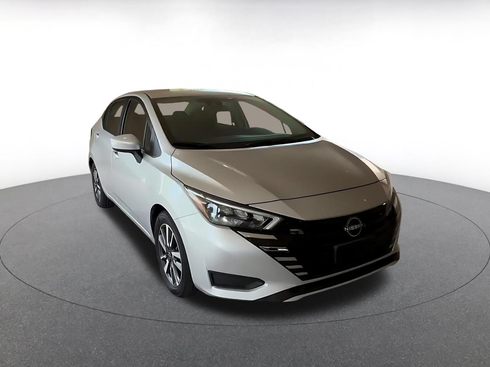 Used 2025 Nissan Versa SV FWD image 3