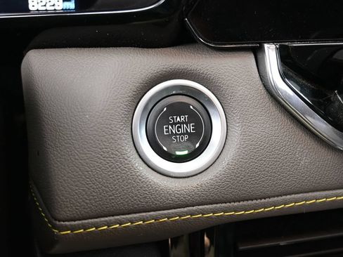 Used 2024 Chevrolet Colorado ZR2 w/ Technology Package AWD/4WD image 23