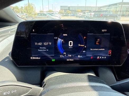 Used 2026 Chevrolet Equinox EV LT FWD image 7