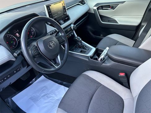 Used 2020 Toyota RAV4 XLE image 10
