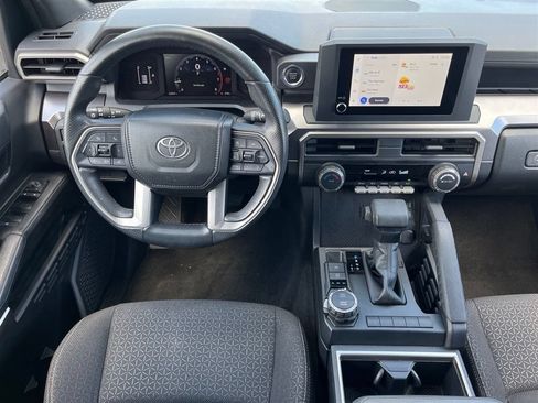 Used 2025 Toyota 4Runner SR5 AWD/4WD image 14