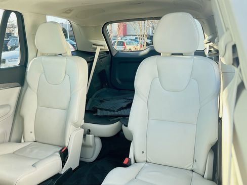 Certified 2023 Volvo XC90 B6 Plus w/ Protection Package image 24