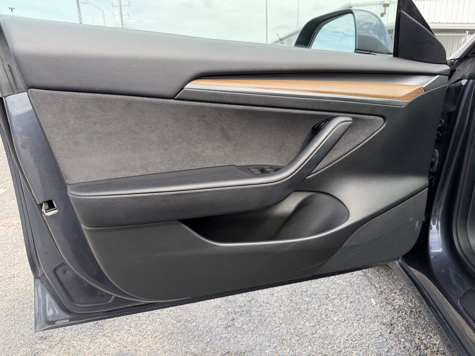 Used 2023 Tesla Model 3 Standard Range RWD image 12