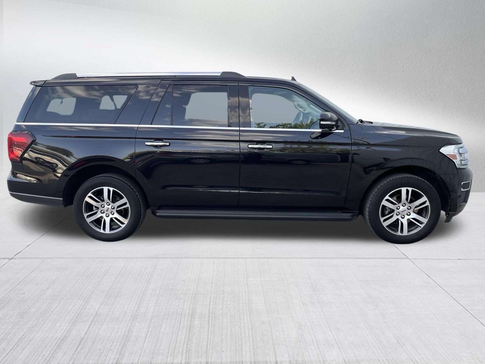 Used 2024 Ford Expedition Max Limited RWD image 5