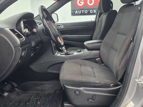 Used 2020 Jeep Grand Cherokee Laredo w/ Security & Convenience Group AWD/4WD image 13