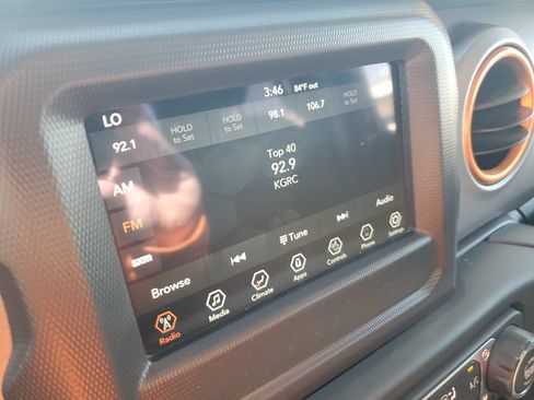 Used 2021 Jeep Gladiator Mojave w/ Cold Weather Group AWD/4WD image 21