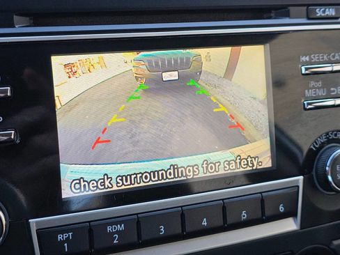 Used 2017 Nissan Altima 2.5 SV w/ Convenience Package image 5