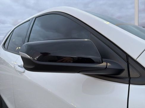 Used 2018 Chevrolet Equinox LT image 4