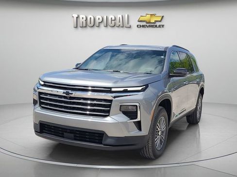 New 2026 Chevrolet Traverse LT image 1