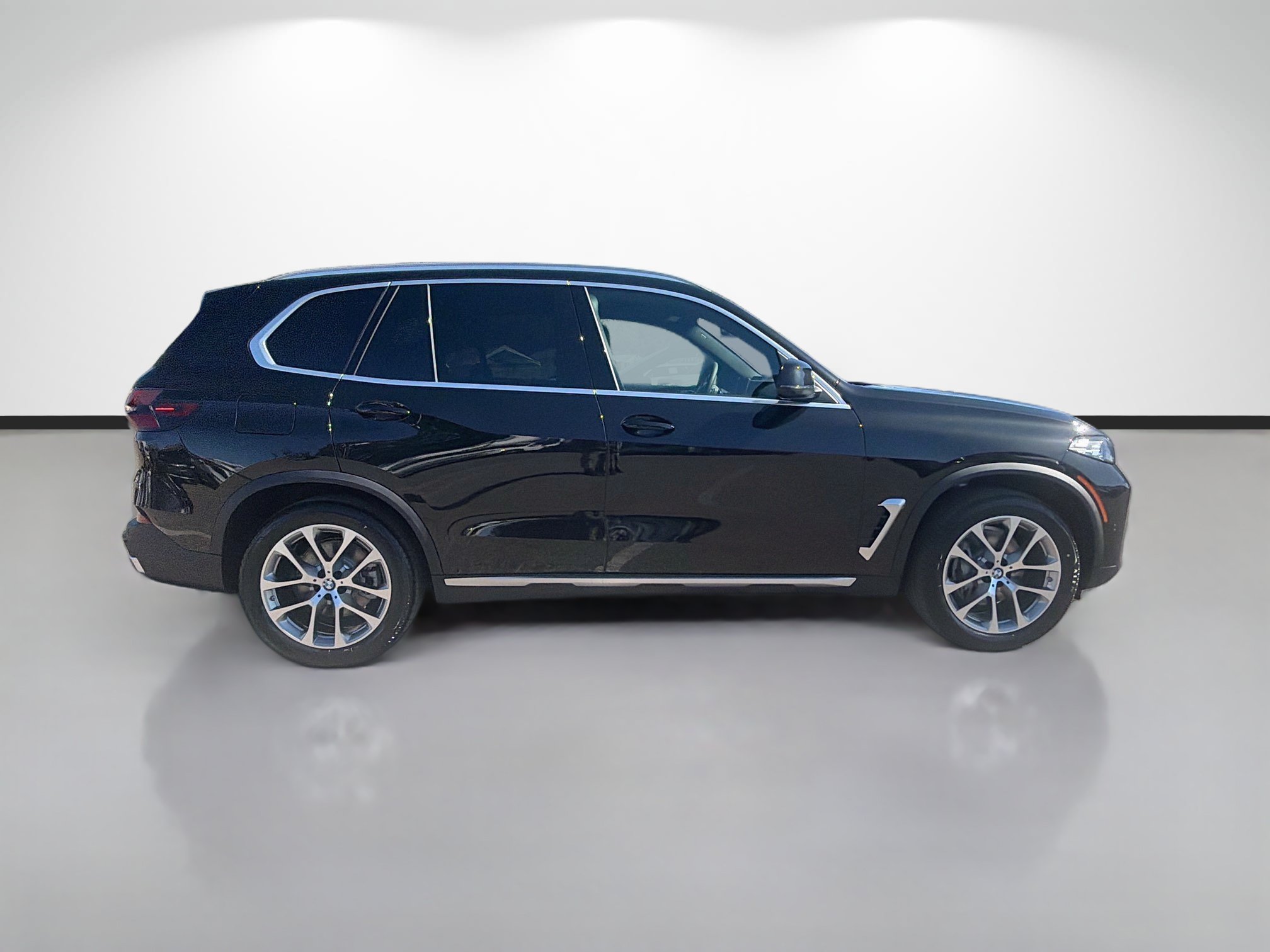Used 2026 BMW X5 sDrive40i w/ Parking Assistance Package RWD image 2