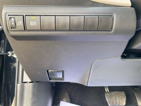 Used 2025 Toyota Corolla LE FWD image 14
