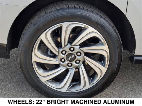 Used 2023 Lincoln Navigator L Reserve AWD/4WD image 9