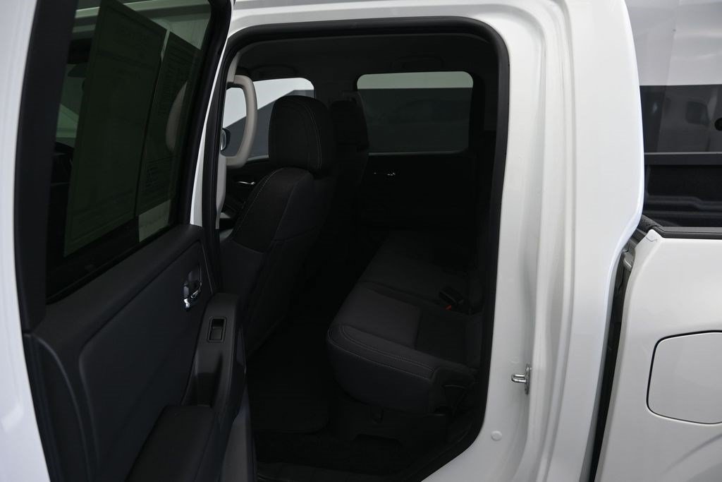 Used 2025 Nissan Frontier SV RWD image 16