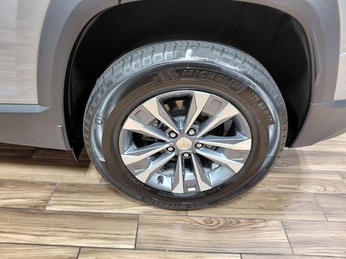 Used 2026 Chevrolet Equinox LT AWD/4WD image 10