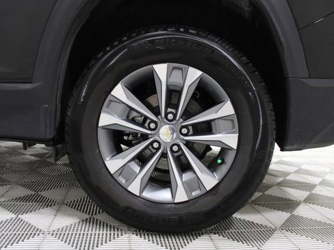 Used 2025 Chevrolet Equinox LT image 48