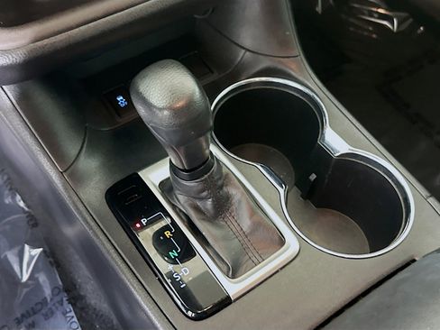 Used 2019 Toyota Highlander LE FWD image 20