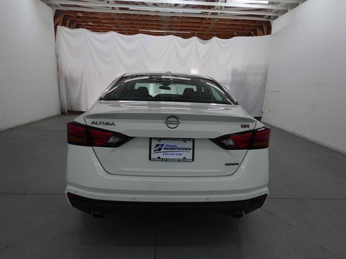 Used 2024 Nissan Altima 2.0 SR FWD image 6